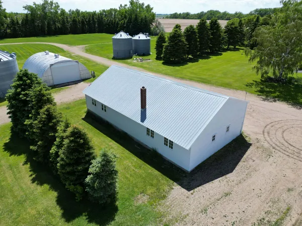 $685,000 | 3853 91st Avenue Southeast, Jamestown, ND 58401
