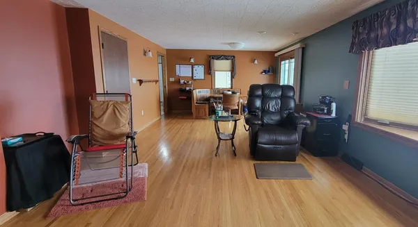 $685,000 | 3853 91st Avenue Southeast, Jamestown, ND 58401