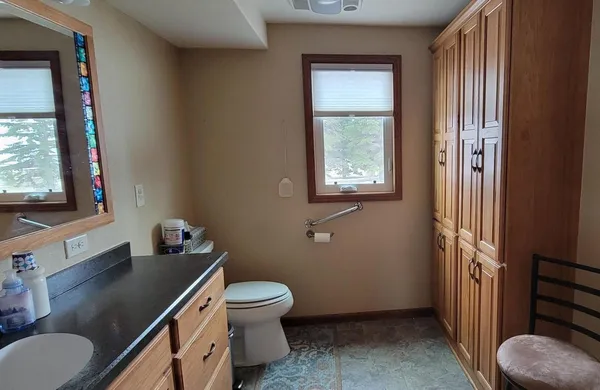 $685,000 | 3853 91st Avenue Southeast, Jamestown, ND 58401