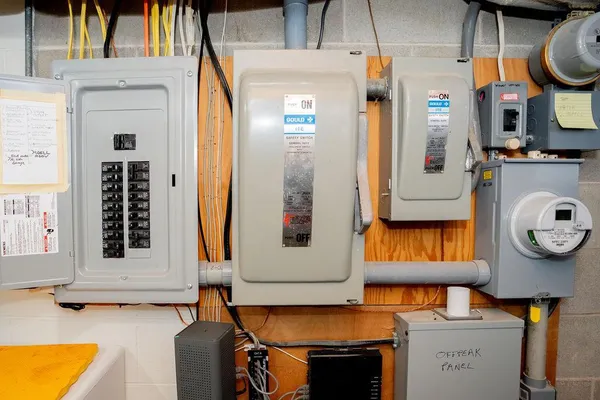 $685,000 | 3853 91st Avenue Southeast, Jamestown, ND 58401