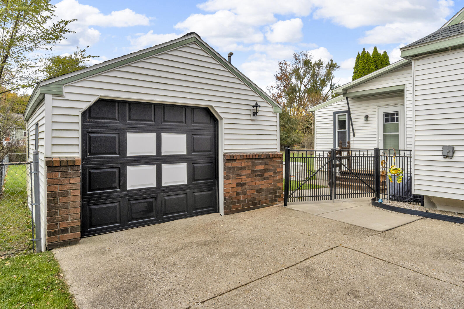 2422 Midday Street Jackson, MI 49203 - Photo 40 of 53 MRE06372