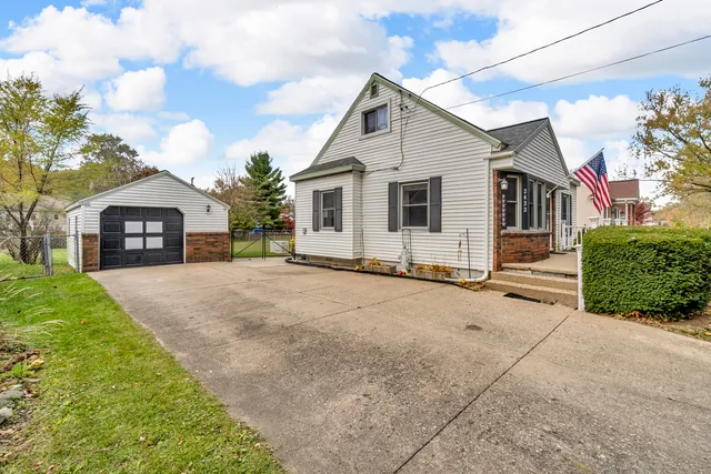 $199,900 | 2422 Midday Street, Jackson, MI 49203