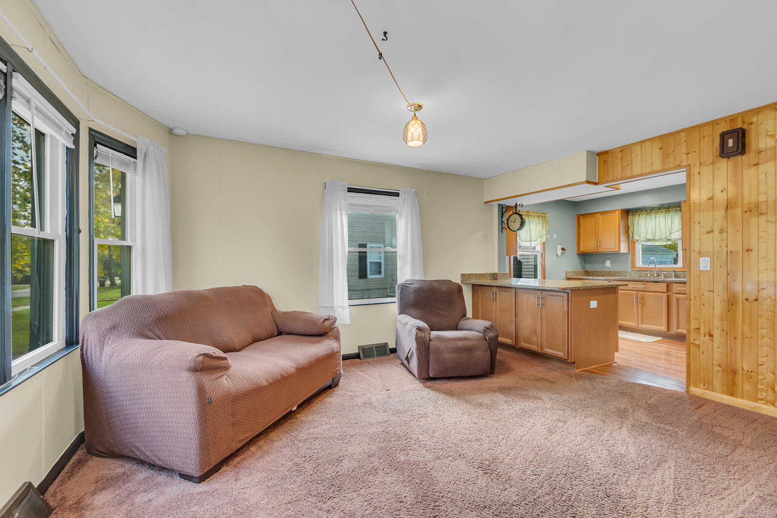 2422 Midday Street Jackson, MI 49203 - Photo 5 of 53 MRE06396