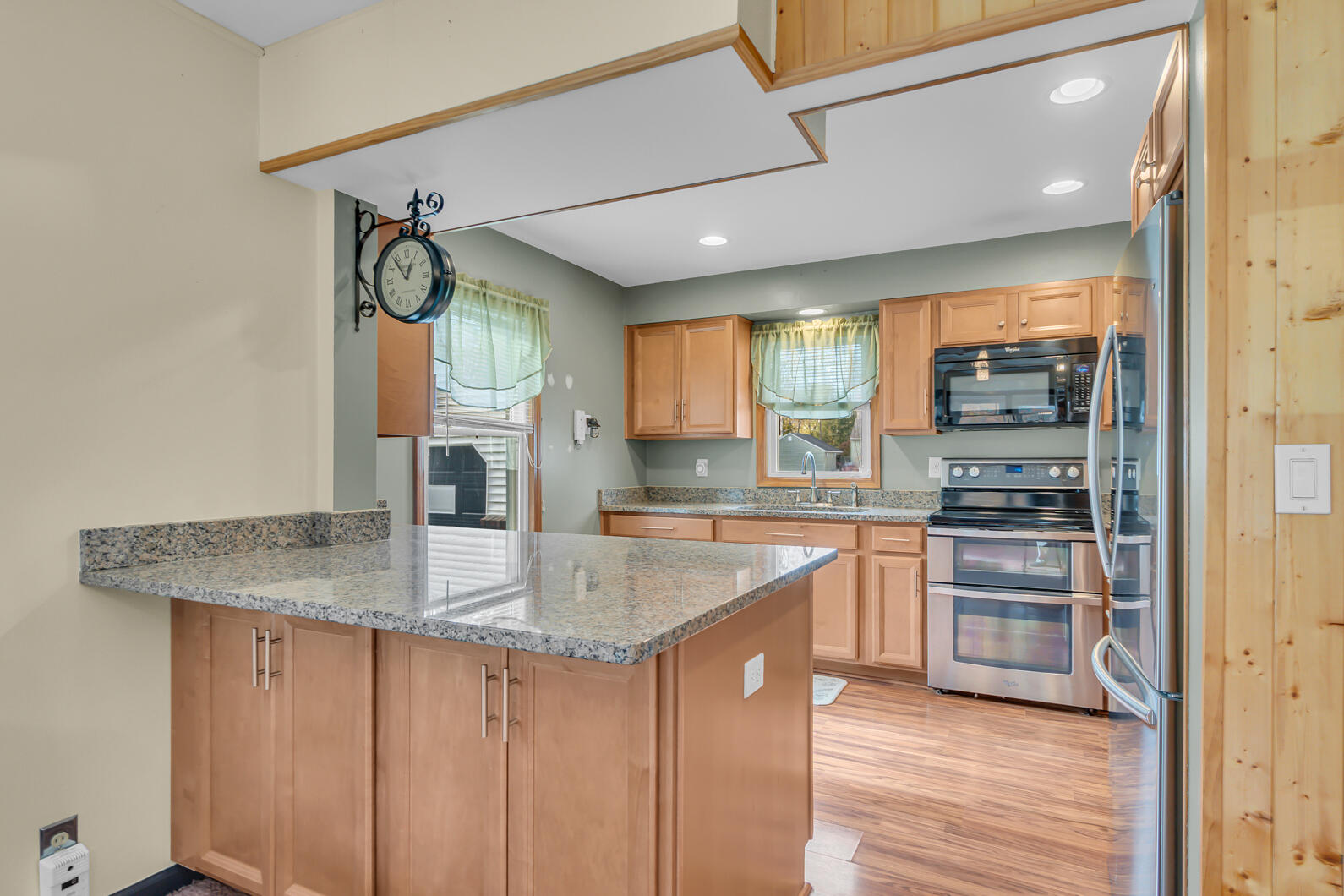 2422 Midday Street Jackson, MI 49203 - Photo 9 of 53 MRE06436