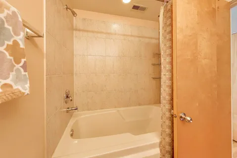 $450,000 | 212 West Washington Street, Unit 1505, Chicago, IL 60606