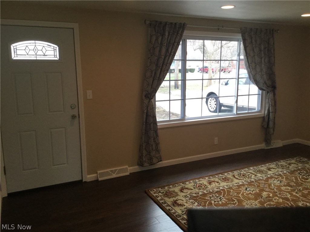 6990 Murray Ridge Road Elyria, OH 44035 - Photo 5 of 14 Gallery Image 5