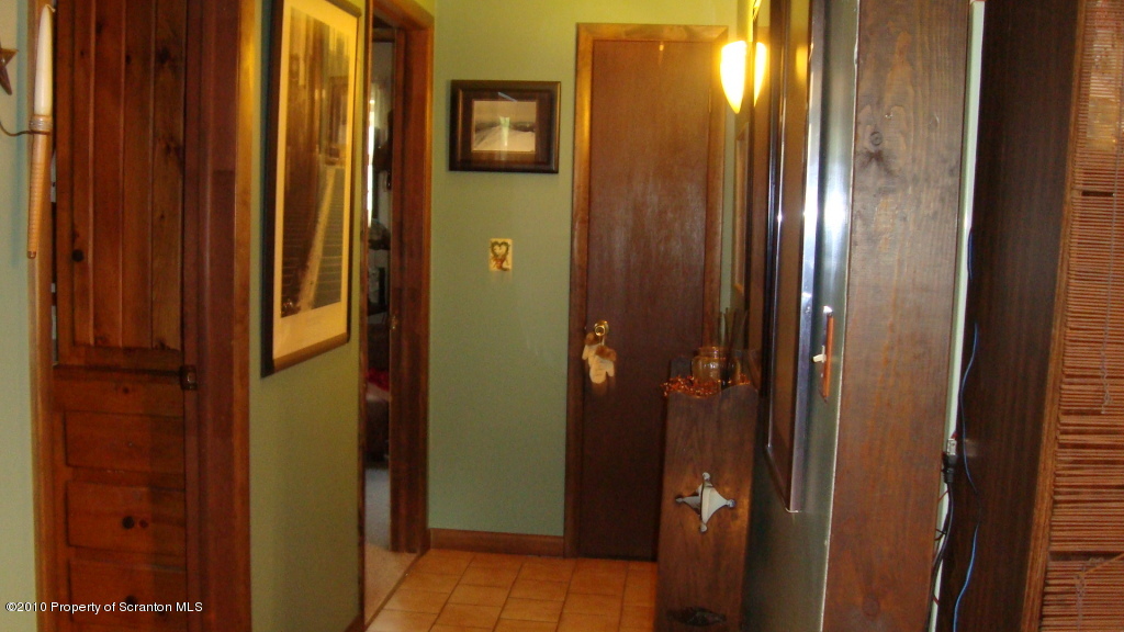 800 Lake Henry Road Lake Ariel, PA 18436 - Photo 5 of 10 Gallery Image 5
