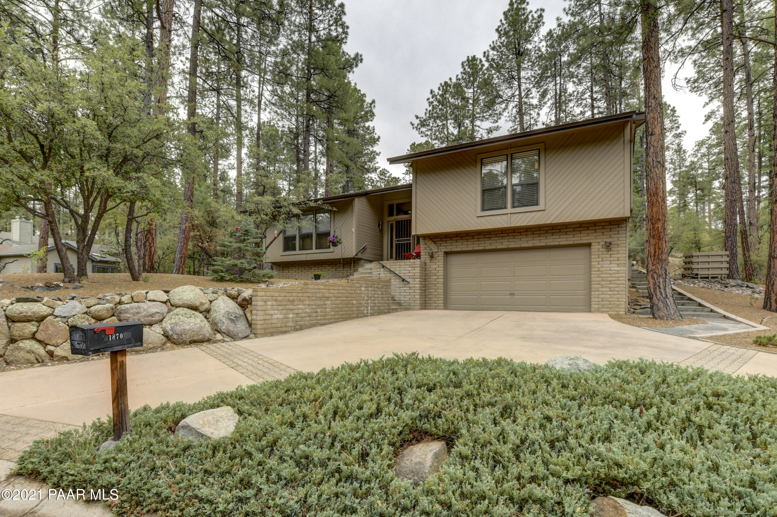 1870 Coyote Road Prescott, AZ 86303 - Photo 2 of 46 002_Circular Driveway