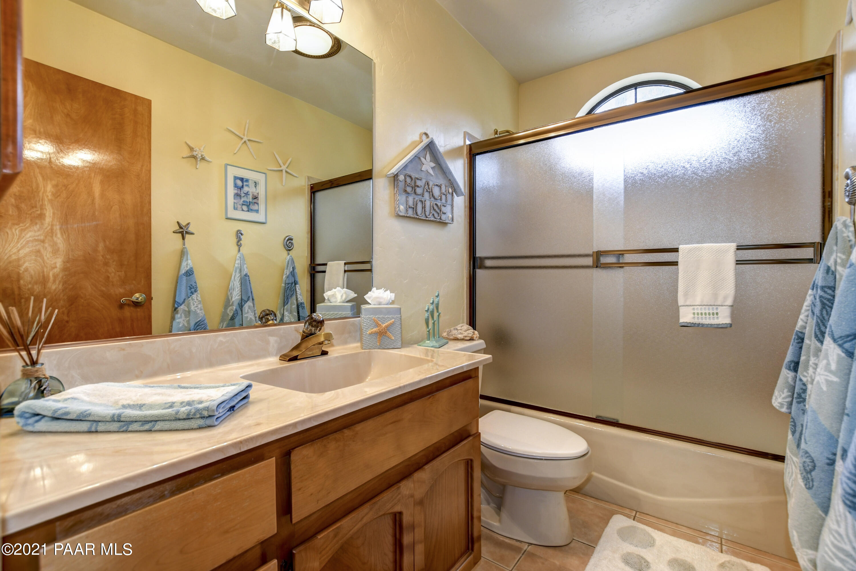 1870 Coyote Road Prescott, AZ 86303 - Photo 36 of 46 036_Guest Bath