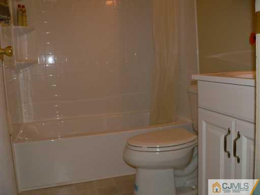 9 Berwick Road Kendall Park, NJ 08824 - Photo 8 of 8 Gallery Image 8