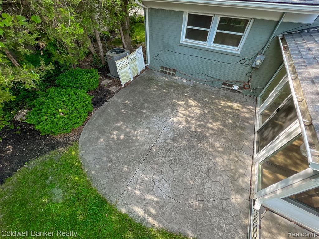 567 South Cranbrook Cross Road Bloomfield Hills, MI 48301 - Photo 30 of 35