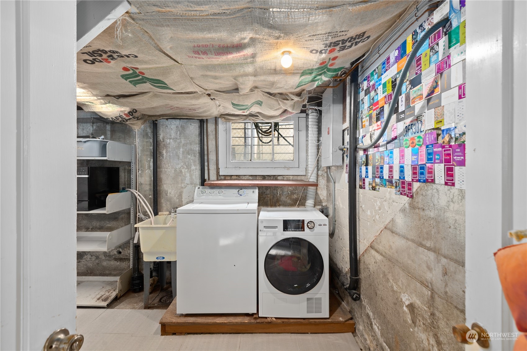 3215 Rockefeller Avenue Everett, WA 98201 - Photo 19 of 31 a utility room with dryer and washer