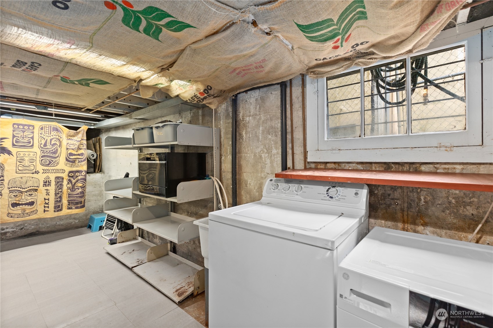 3215 Rockefeller Avenue Everett, WA 98201 - Photo 20 of 31 a utility room with dryer and washer