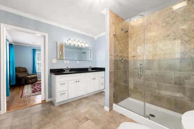 $2,500 | 2116 Live Oak Street, Houston, TX 77003