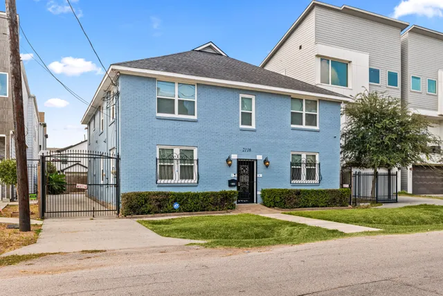 $2,500 | 2116 Live Oak Street, Houston, TX 77003