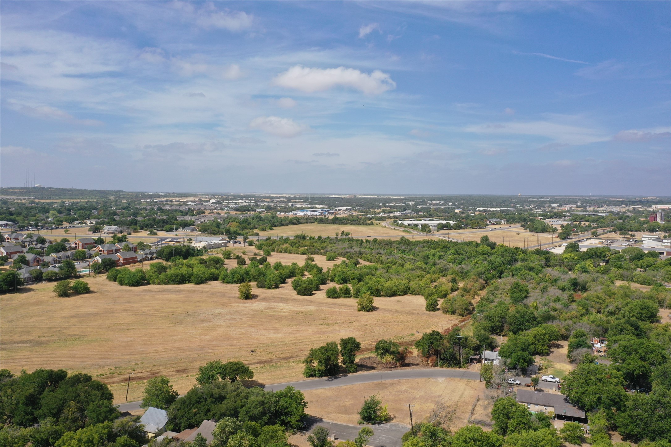 910 East 20th Street Georgetown, TX 78626 - Photo 5 of 19