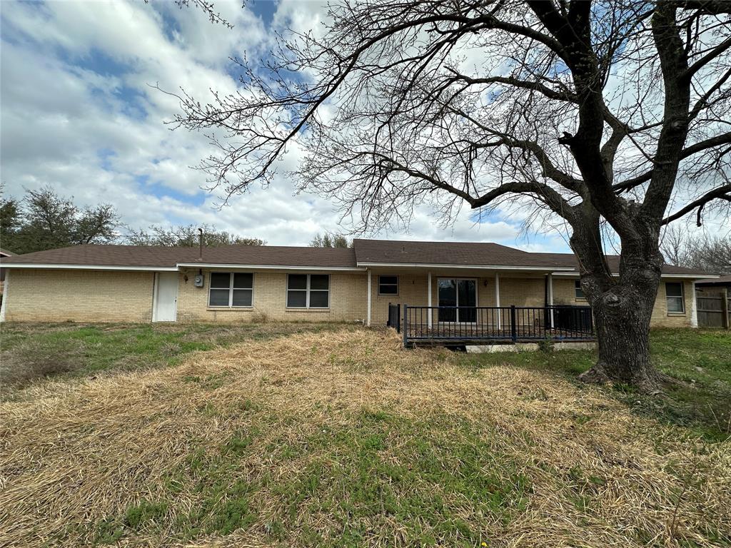 108 Beard Drive Itasca, TX 76055 - Photo 2 of 21