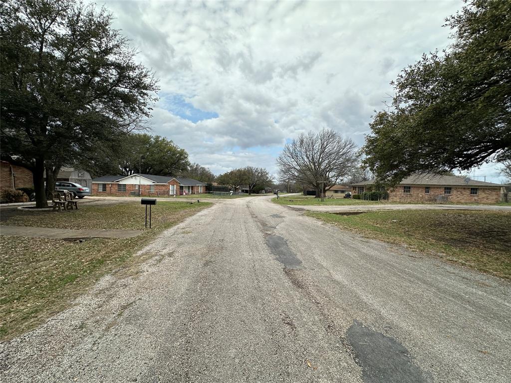 108 Beard Drive Itasca, TX 76055 - Photo 4 of 21