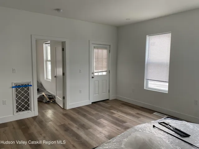 $2,400 | 520 Delaware Avenue, Unit 1, Kingston, NY 12401