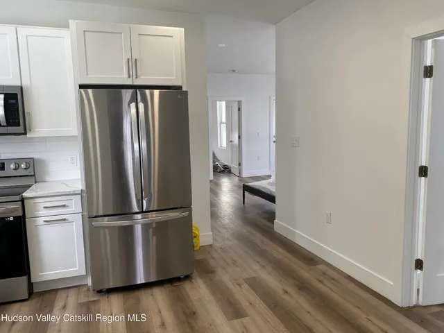 $2,400 | 520 Delaware Avenue, Unit 1, Kingston, NY 12401