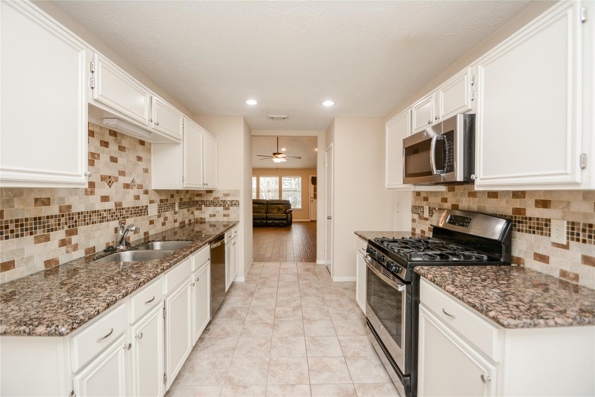 19635 Westbridge Lane Spring, TX 77379 - Photo 8 of 35