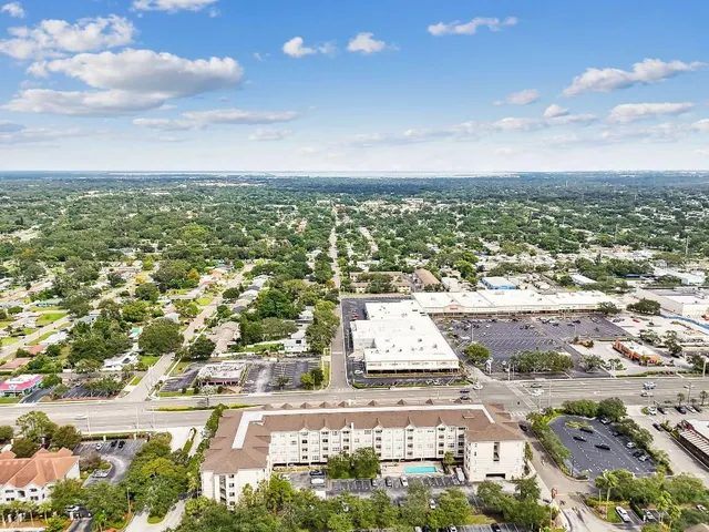 $258,000 | 1216 South Missouri Avenue, Unit 120, Clearwater, FL 33756