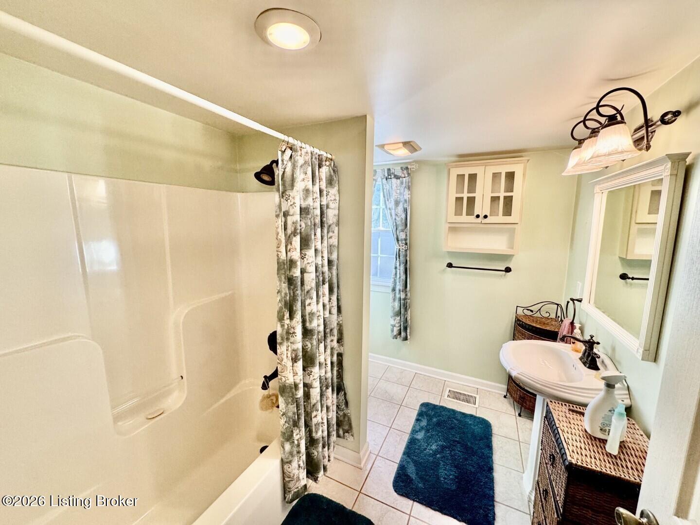 660 Penick Road Lebanon, KY 40033 - Photo 12 of 30 012_Full Bathroom