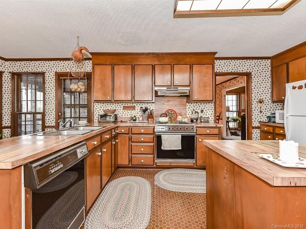 10202 Rocking Chair Road Matthews, NC 28105 - Photo 12 of 34 Gallery Image 12