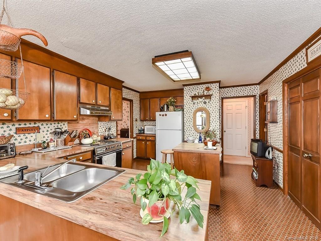 10202 Rocking Chair Road Matthews, NC 28105 - Photo 14 of 34 Gallery Image 14