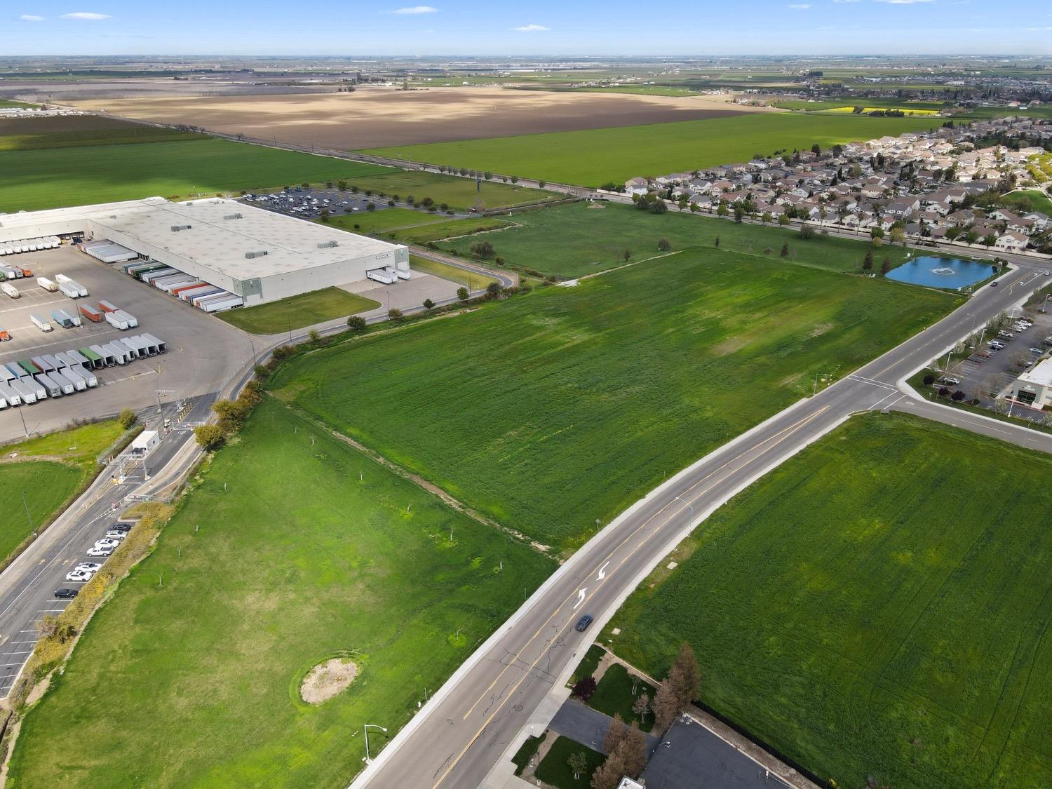 0 Keystone Pacific Parkway Patterson, CA 95363 - Photo 3 of 24 a view of an ocean from a balcony