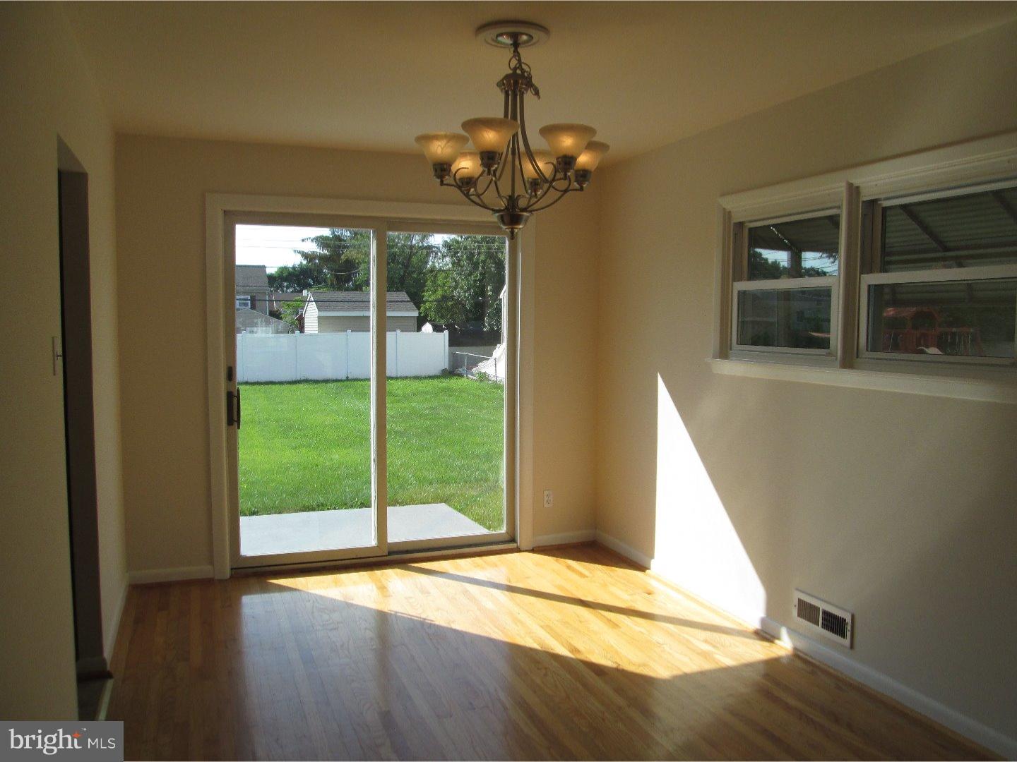 274 Hickory Road Warminster, PA 18974 - Photo 4 of 23 Dining Room