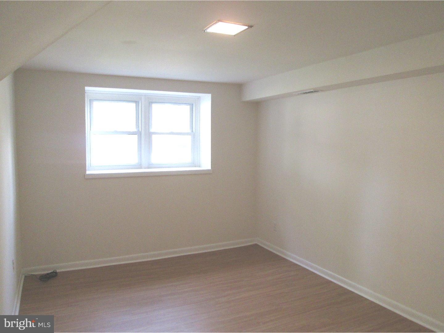 274 Hickory Road Warminster, PA 18974 - Photo 7 of 23 Family Room