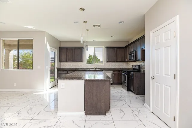 $2,500 | 6856 Pivot Point Street, Las Vegas, NV 89148