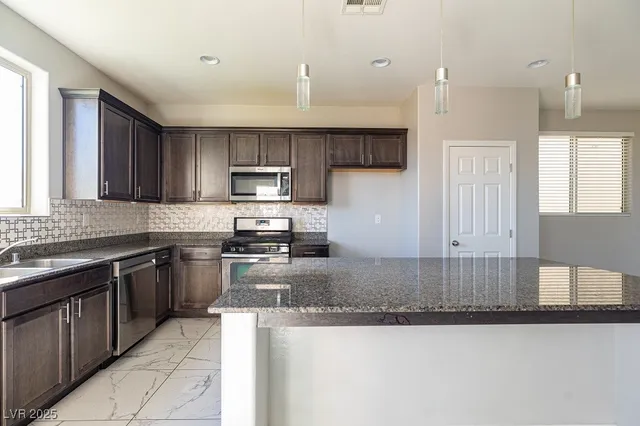 $2,500 | 6856 Pivot Point Street, Las Vegas, NV 89148