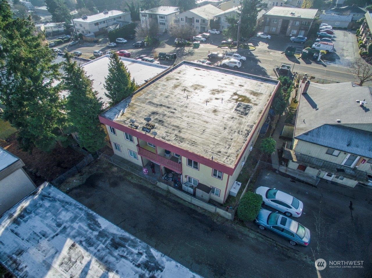 440 Southwest 155th Street Burien, WA 98166 - Photo 16 of 22 a view of a back yard of the building