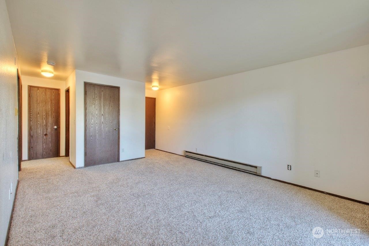 440 Southwest 155th Street Burien, WA 98166 - Photo 9 of 22 a view of an empty room