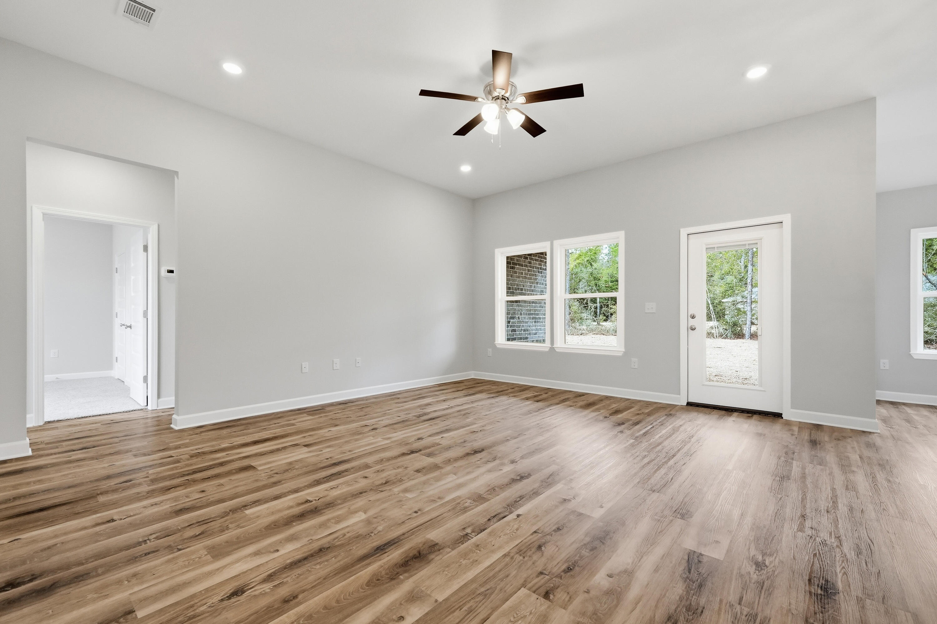 6110 Mildreds Way Crestview, FL 32539 - Photo 5 of 29 6110 mildred way-17