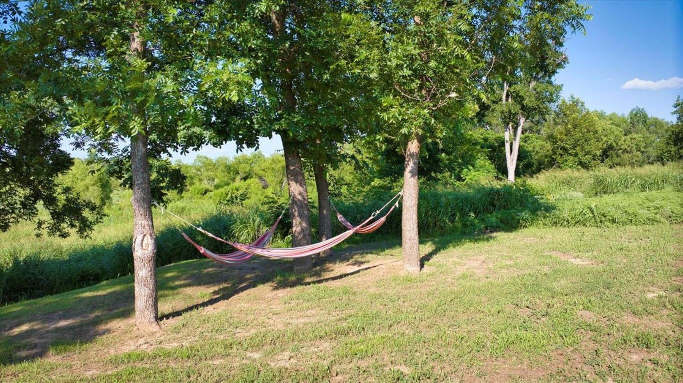 19811 West Ranch Road 152 Llano, TX 78643 - Photo 12 of 38 View of green lawn