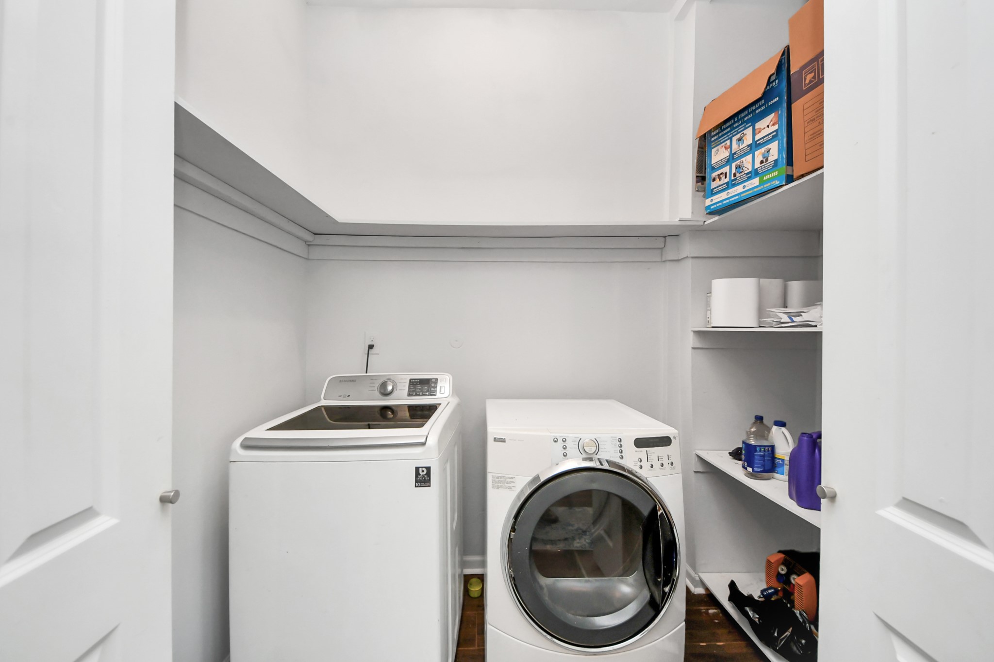 3011 Layne Street La Porte, TX 77571 - Photo 35 of 41 a utility room with dryer and washer