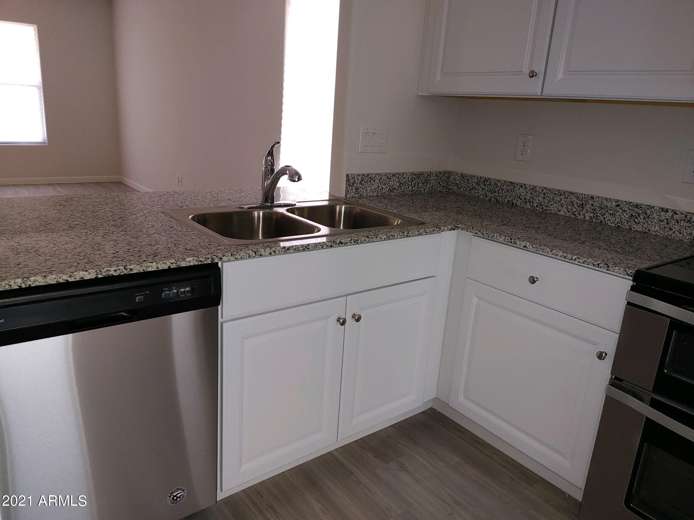 45196 West Sandhill Road Maricopa, AZ 85139 - Photo 9 of 20 Kitchen