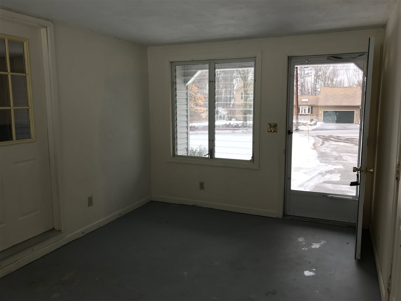79 Brookdale Road Salem, NH 03079 - Photo 2 of 14
