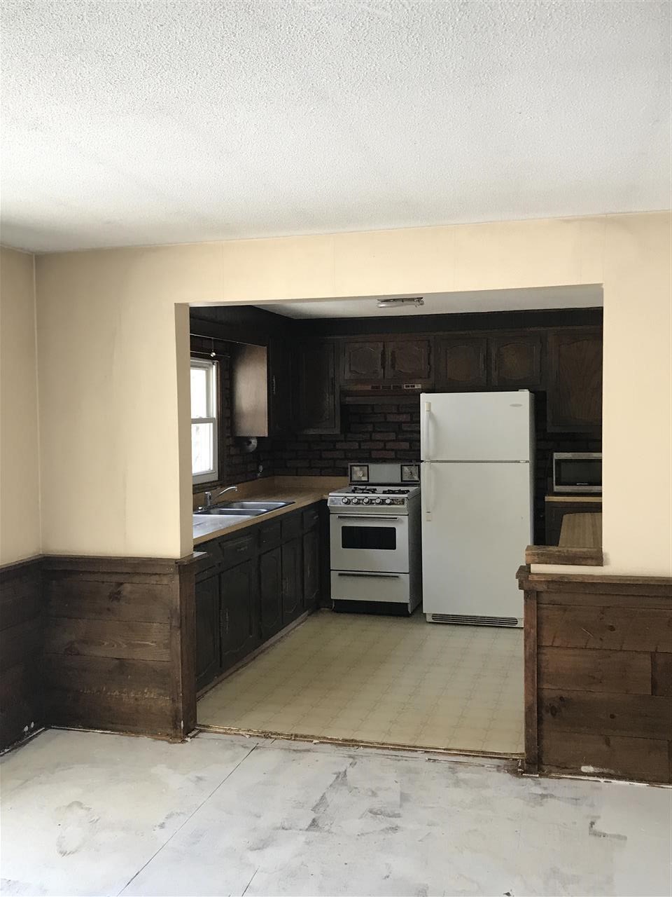 79 Brookdale Road Salem, NH 03079 - Photo 3 of 14