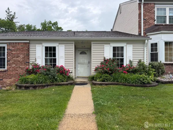$400,000 | 169 Devon Court, Old Bridge, NJ 08857