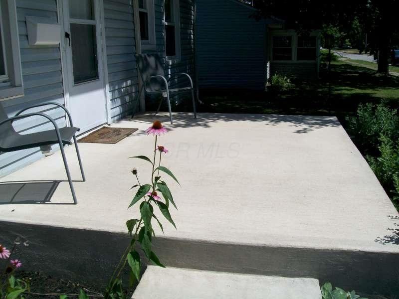 346 Danhurst Road Columbus, OH 43228 - Photo 3 of 28 Gallery Image 3