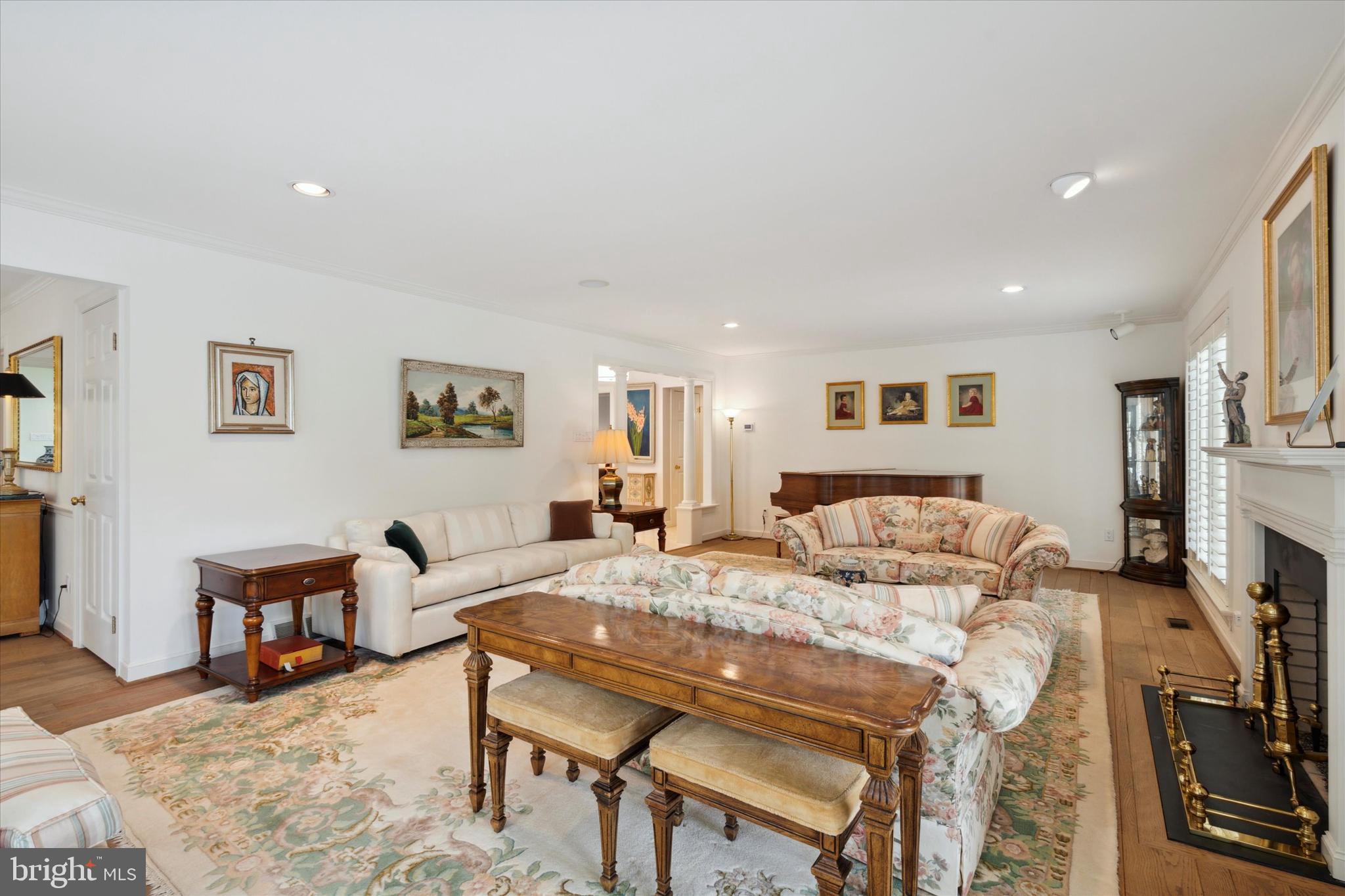 8 Withers Lane Blue Bell, PA 19422 - Photo 7 of 44 Large Living Room for Entertaining