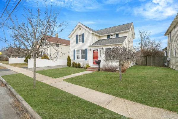 $633,500 | 191 Smith Avenue, Islip, NY 11751