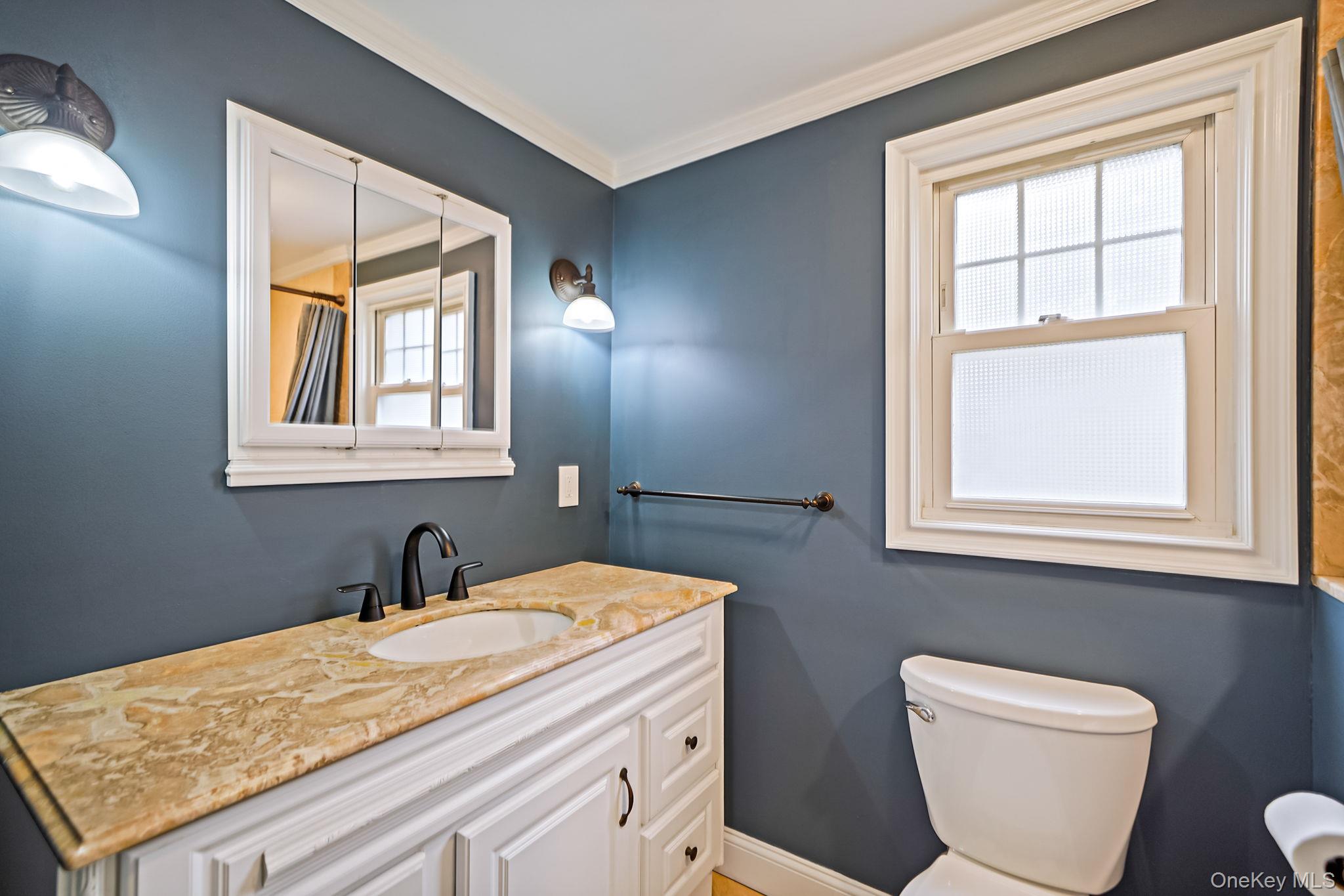 191 Smith Avenue Islip, NY 11751 - Photo 15 of 28