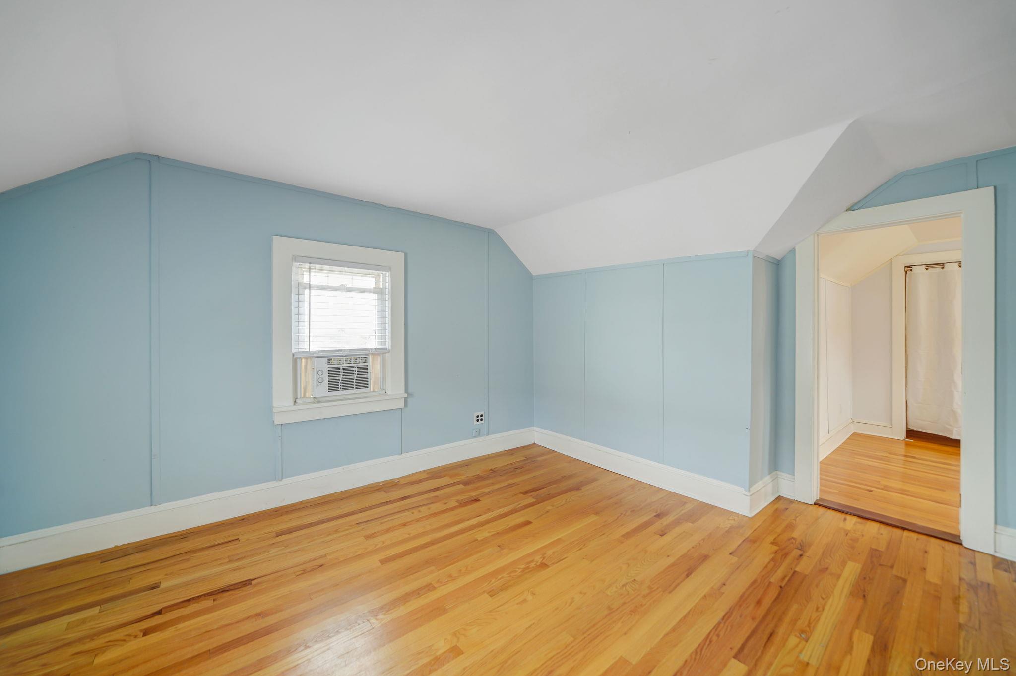 191 Smith Avenue Islip, NY 11751 - Photo 17 of 28