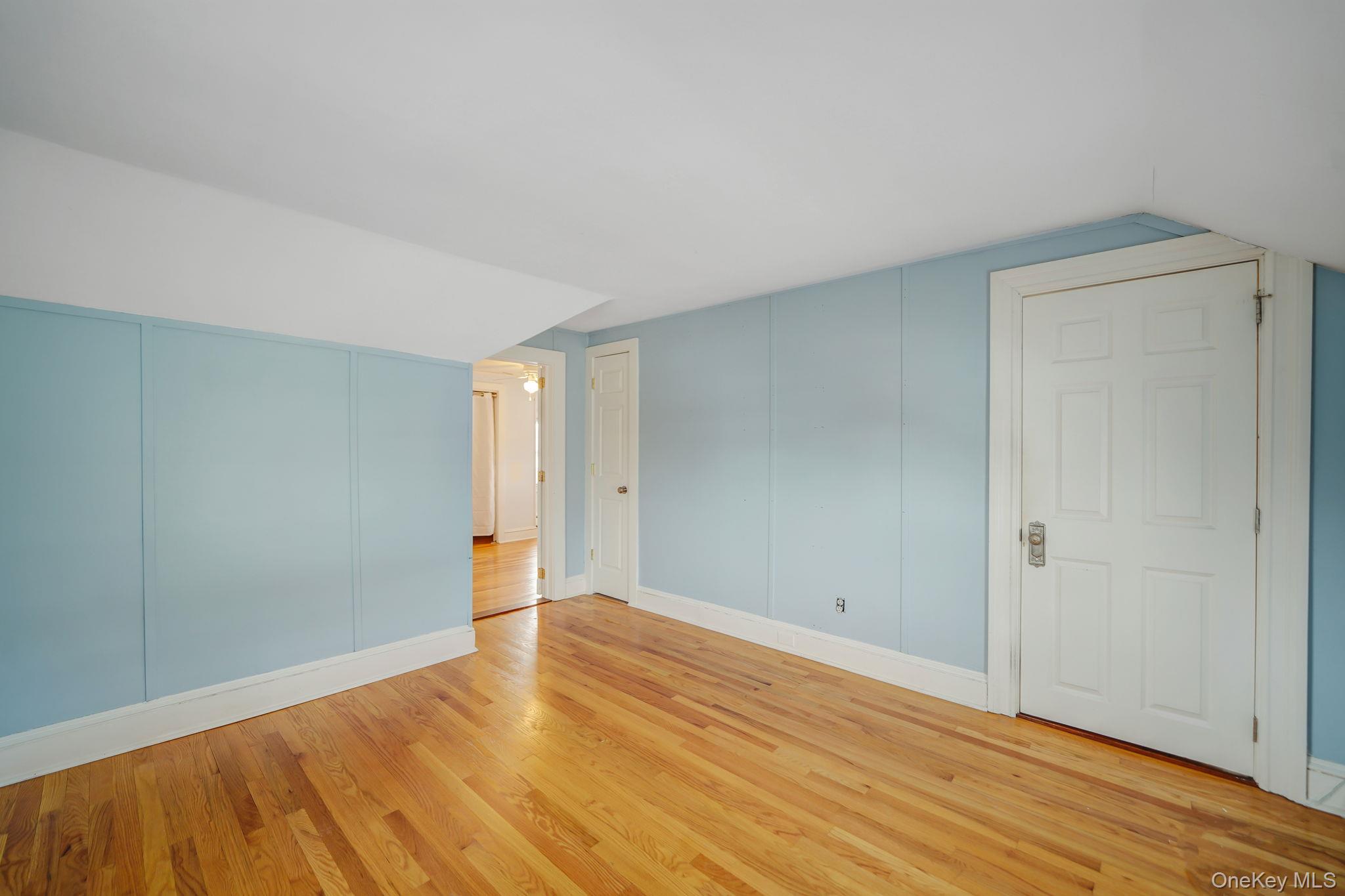 191 Smith Avenue Islip, NY 11751 - Photo 18 of 28