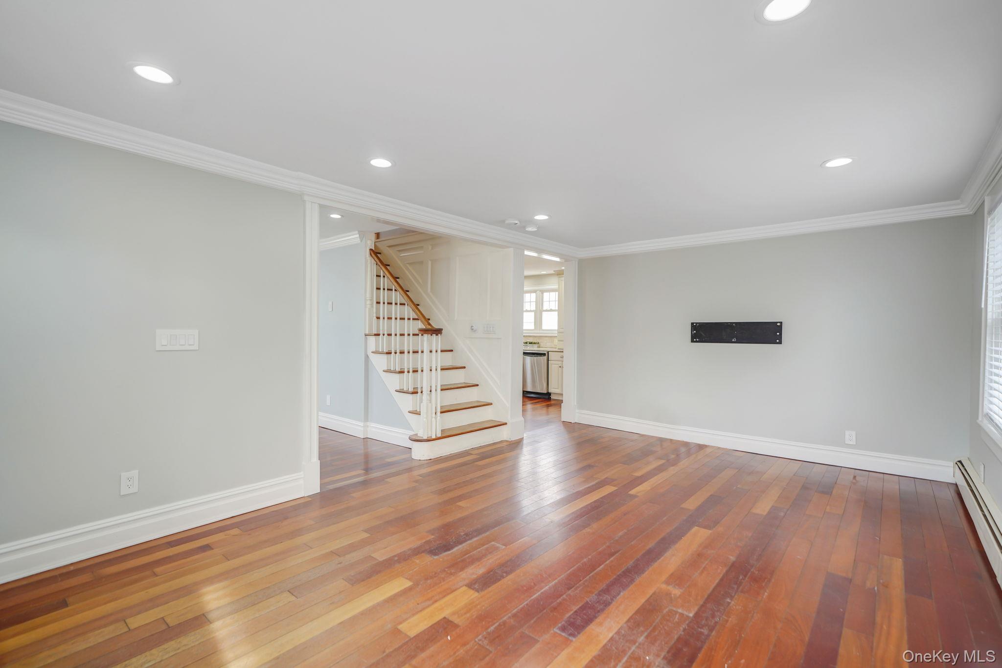 191 Smith Avenue Islip, NY 11751 - Photo 6 of 28